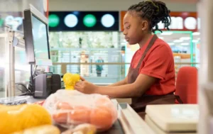Read more about the article Grocery Store Cashier Jobs in Canada